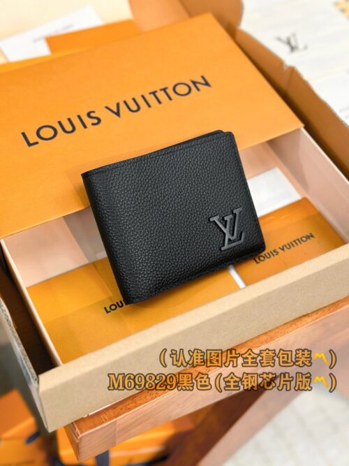 God Factory LV Wallet M69829 Black Size 11.5 x 9 x 1.5 cm