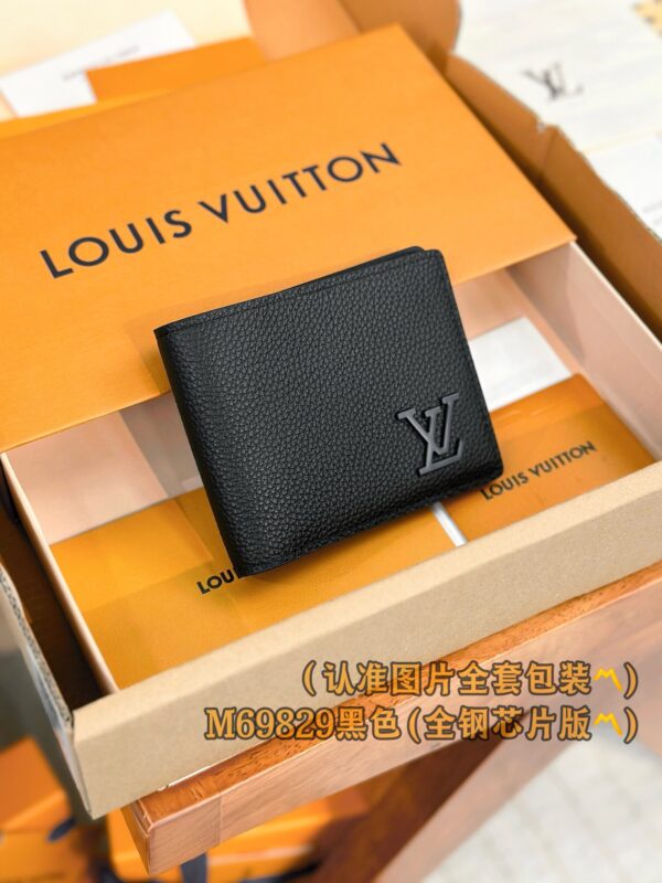 God Factory LV Wallet M69829 Black Size 11.5 x 9 x 1.5 cm