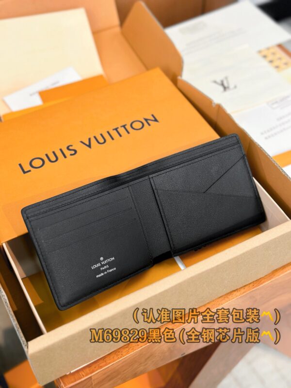 God Factory LV Wallet M69829 Black Size 11.5 x 9 x 1.5 cm
