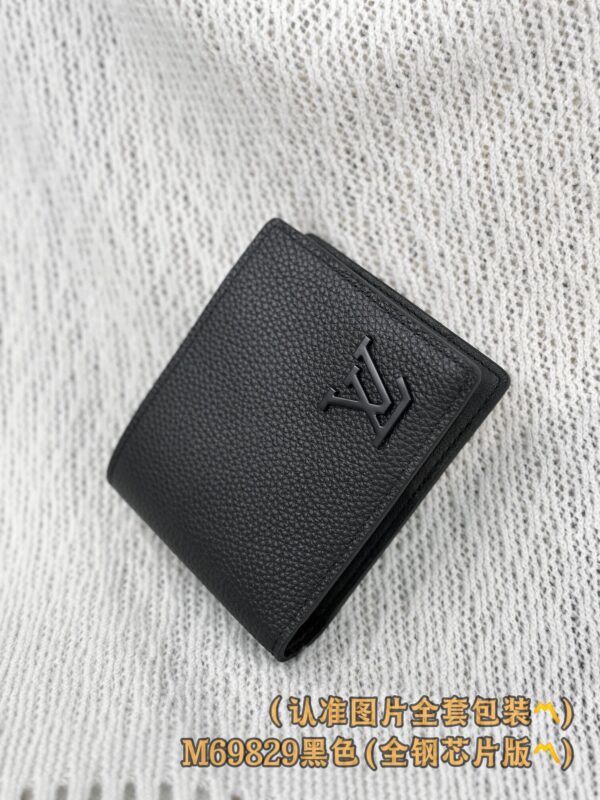 God Factory LV Wallet M69829 Black Size 11.5 x 9 x 1.5 cm