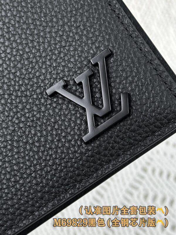 God Factory LV Wallet M69829 Black Size 11.5 x 9 x 1.5 cm
