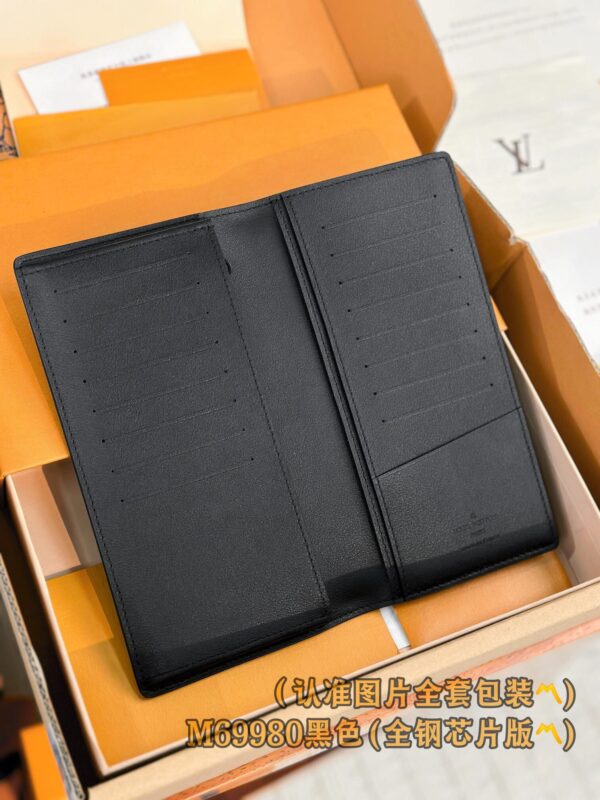 God Factory LV Wallet M69980 Black Size 10 x 19 x 2 cm