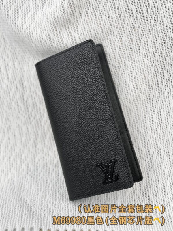 God Factory LV Wallet M69980 Black Size 10 x 19 x 2 cm