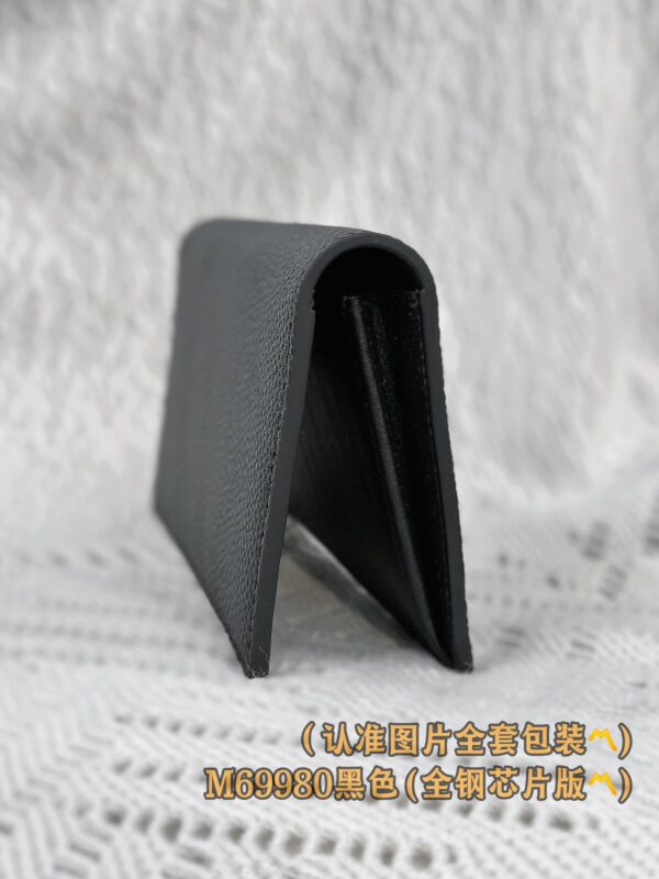 God Factory LV Wallet M69980 Black Size 10 x 19 x 2 cm