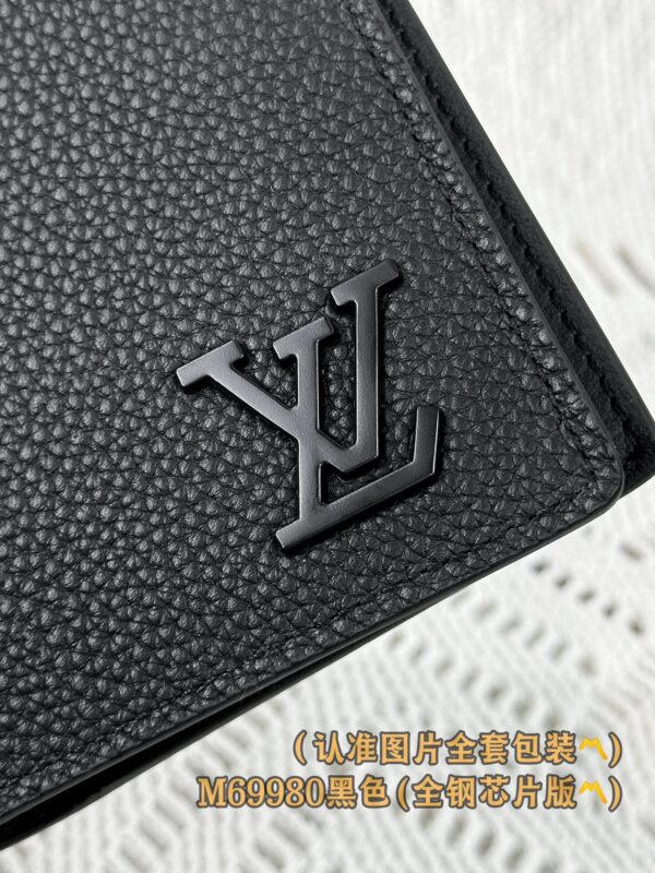 God Factory LV Wallet M69980 Black Size 10 x 19 x 2 cm