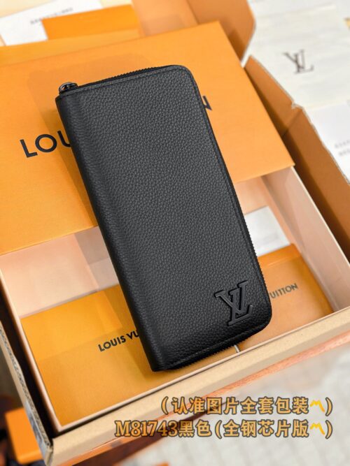 God Factory LV Wallet M81743 Black Size 10 x 20 x 2 cm
