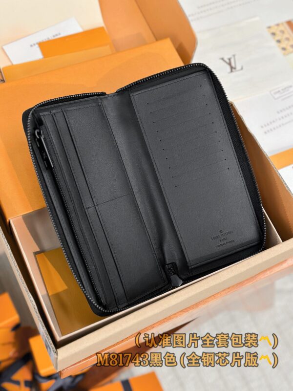 God Factory LV Wallet M81743 Black Size 10 x 20 x 2 cm