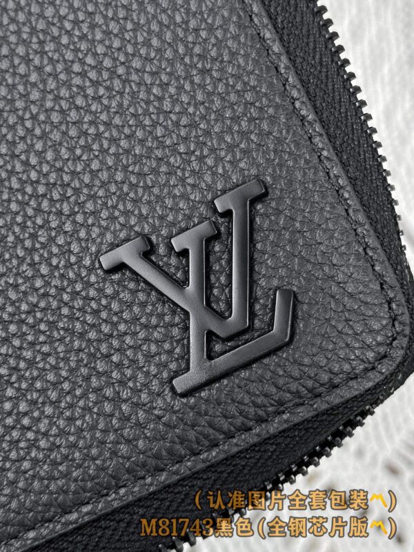 God Factory LV Wallet M81743 Black Size 10 x 20 x 2 cm