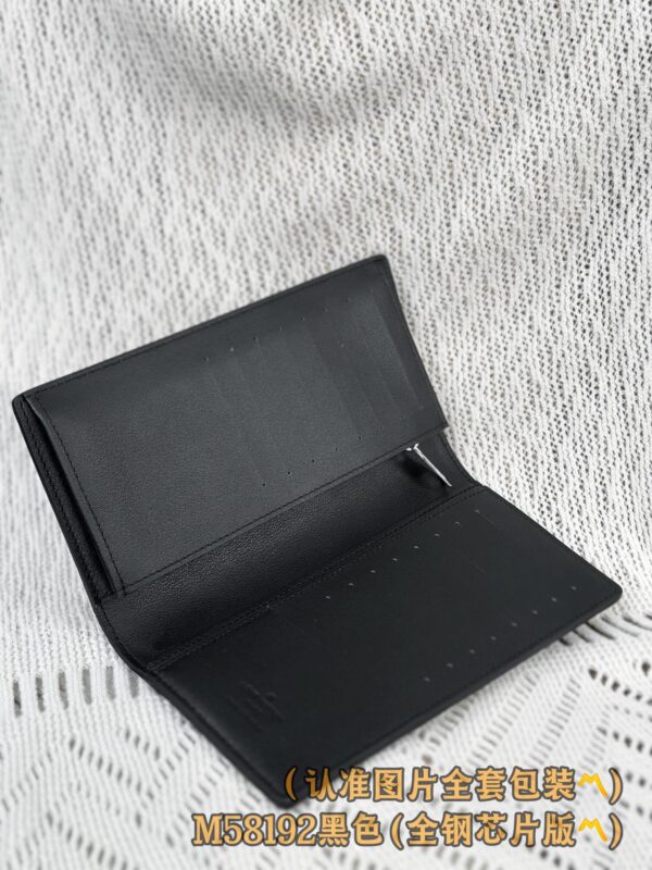 God Factory LV Wallet M58192 Black Size 10 x 19 x 2 cm
