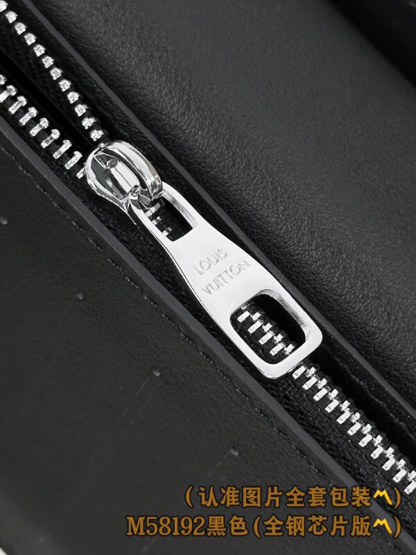 God Factory LV Wallet M58192 Black Size 10 x 19 x 2 cm