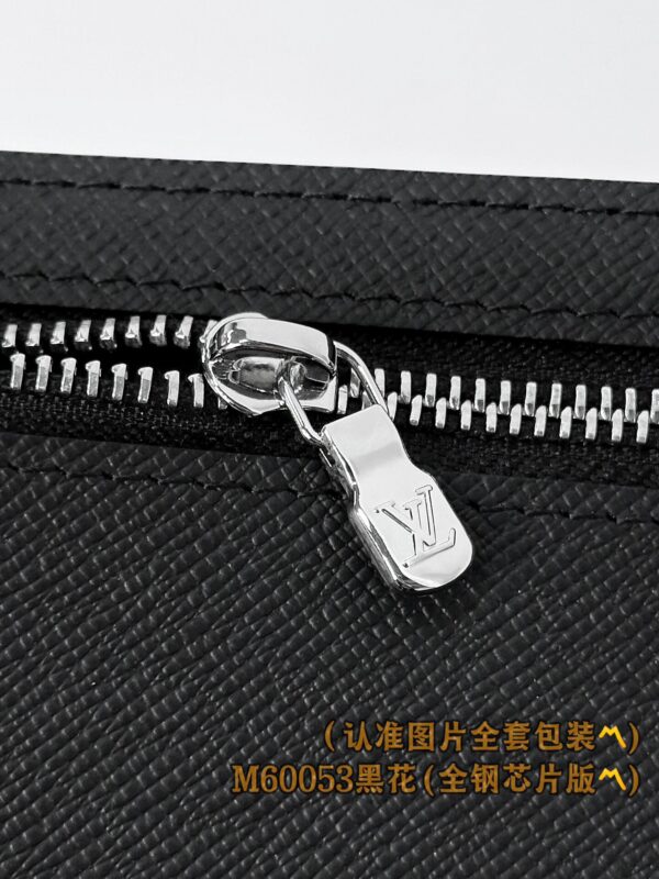 God Factory LV Wallet M60053 Black Flower Size 11.5 x 9.5 x 2 cm