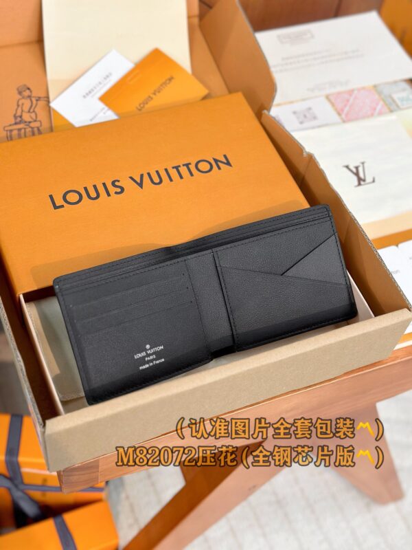 God Factory LV Wallet M82072 Black Flower Size 11.5 x 9 x 1.5 cm