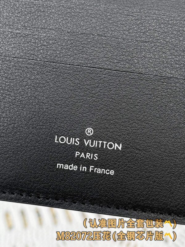 God Factory LV Wallet M82072 Black Flower Size 11.5 x 9 x 1.5 cm