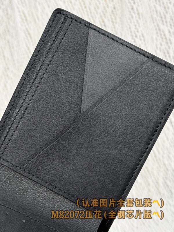 God Factory LV Wallet M82072 Black Flower Size 11.5 x 9 x 1.5 cm