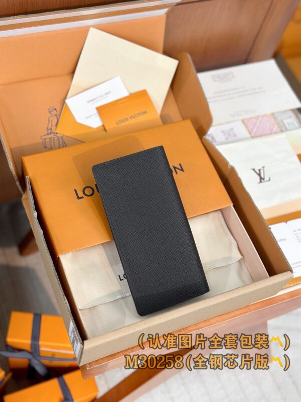 God Factory LV Wallet M30258 Size 10 x 19 x 2 cm
