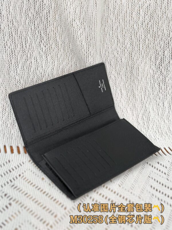 God Factory LV Wallet M30258 Size 10 x 19 x 2 cm
