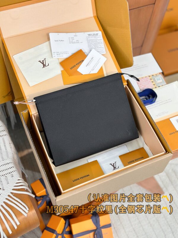 God Factory LV Wallet M30547 Cross Pattern Size 27 x 21 x 6 cm