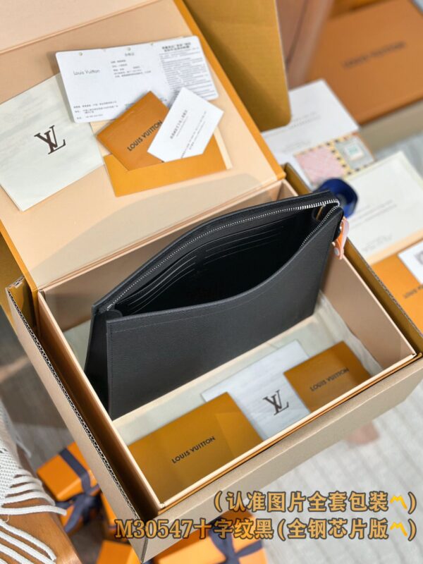 God Factory LV Wallet M30547 Cross Pattern Size 27 x 21 x 6 cm