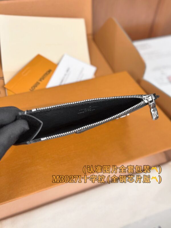 God Factory LV Wallet M30271 Cross Pattern Size 8.0x14.5x1.0 cm