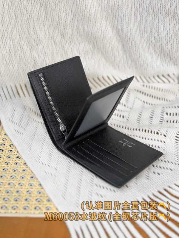 God Factory LV Wallet M60053 Water Ripples Size 11.5 x 9.5 x 2 cm