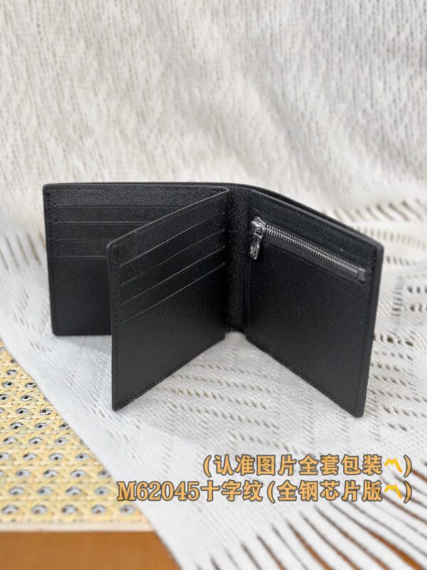 God Factory LV Wallet M62045 Cross Pattern Size 11.5 x 9.5 x 2 cm