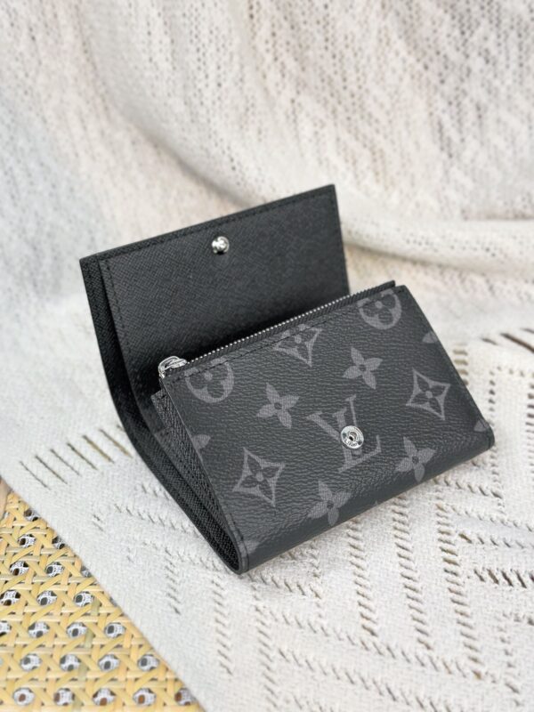 God Factory LV Wallet M12635 New Old Size 11.5 x 9 x 2.5 cm
