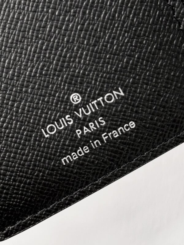 God Factory LV Wallet M12598 Black Flower Size 11.5 x 9 x 2.5 cm