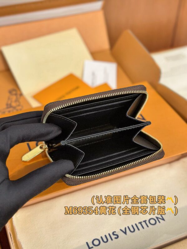 God Factory LV Wallet M69354 ZIPPY Size 11 x 8.5 x 2 cm