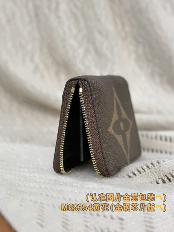 God Factory LV Wallet M69354 ZIPPY Size 11 x 8.5 x 2 cm