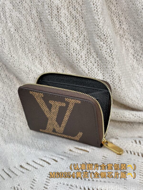 God Factory LV Wallet M69354 ZIPPY Size 11 x 8.5 x 2 cm