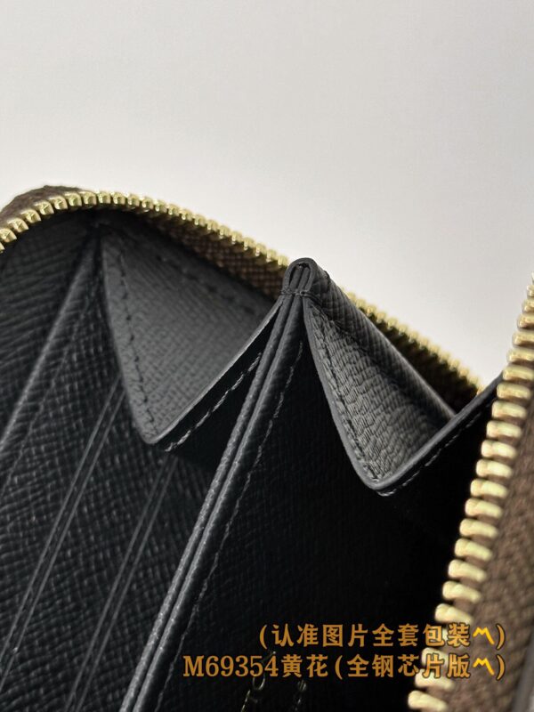 God Factory LV Wallet M69354 ZIPPY Size 11 x 8.5 x 2 cm