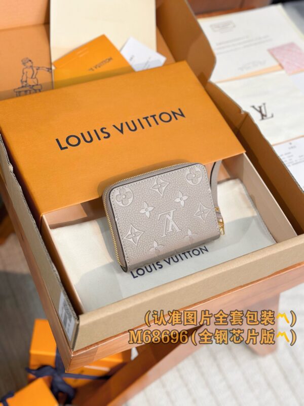 God Factory LV Wallet M68696 Zippy Size 11 x 8.5 x 2 cm