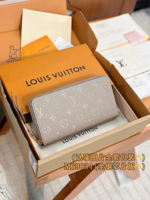 God Factory LV Wallet M69034 ZIPPY Size 19.5 x 10.5 x 2.5 cm