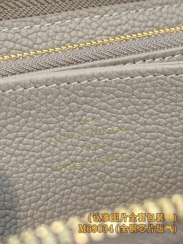 God Factory LV Wallet M69034 ZIPPY Size 19.5 x 10.5 x 2.5 cm