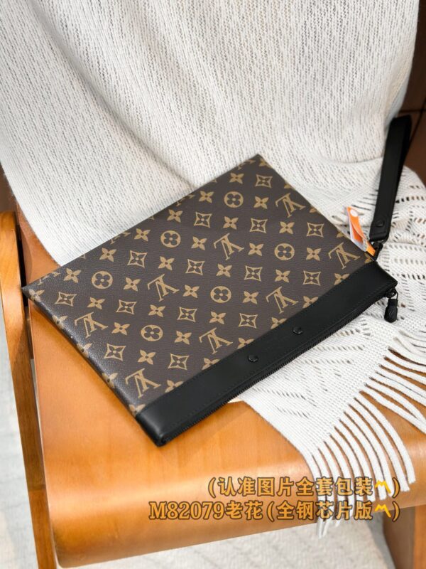 God Factory LV Wallet M82079 Pochette To-Go Size 30 x 21.5 x 1 cm