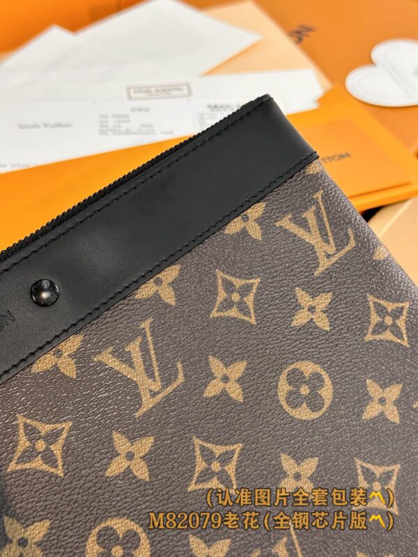 God Factory LV Wallet M82079 Pochette To-Go Size 30 x 21.5 x 1 cm