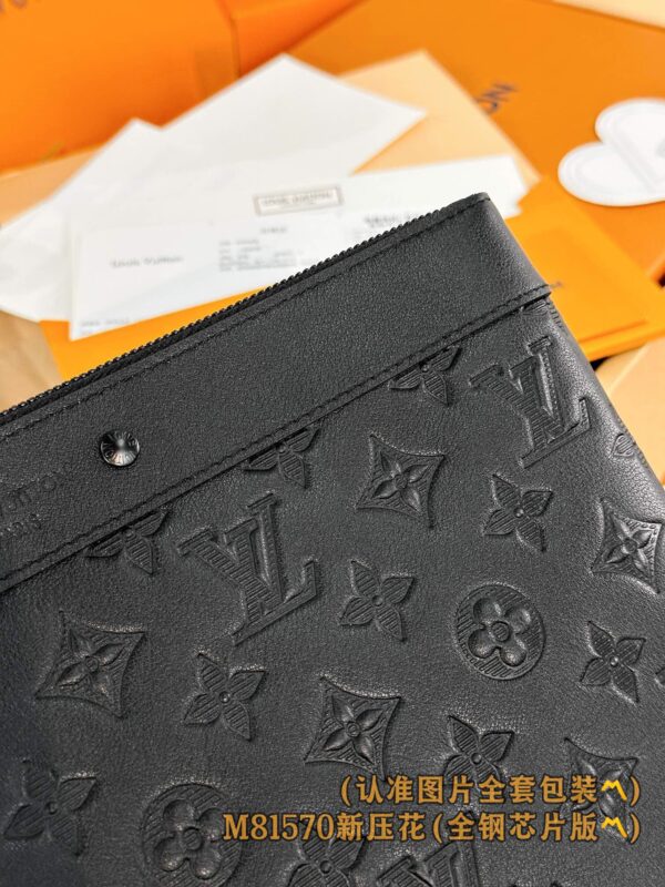 God Factory LV Wallet M81570 Pochette To-Go Size 30 x 21.5 x 1 cm