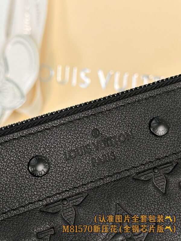 God Factory LV Wallet M81570 Pochette To-Go Size 30 x 21.5 x 1 cm