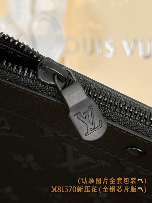 God Factory LV Wallet M81570 Pochette To-Go Size 30 x 21.5 x 1 cm