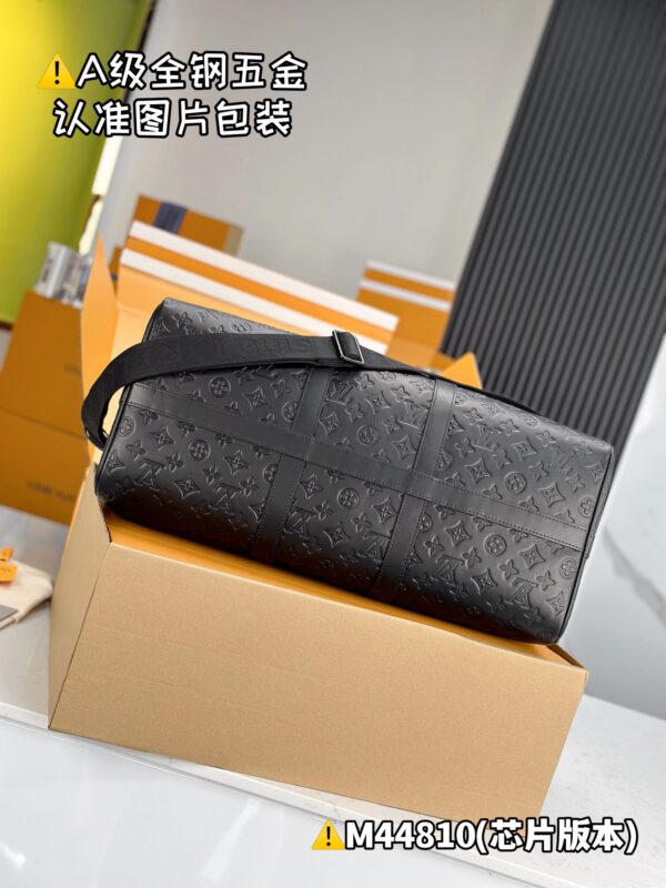 M44810 KEEPALL BANDOULIÈRE 50 Monogram Shadow Size 50 x 29 x 23 cm
