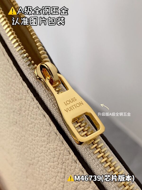 img_8663 LOOP HOBO M46739 Size 38x26x10 cm