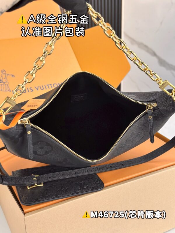 img_8676 LOOP HOBO M46725 Size 38x26x10 cm