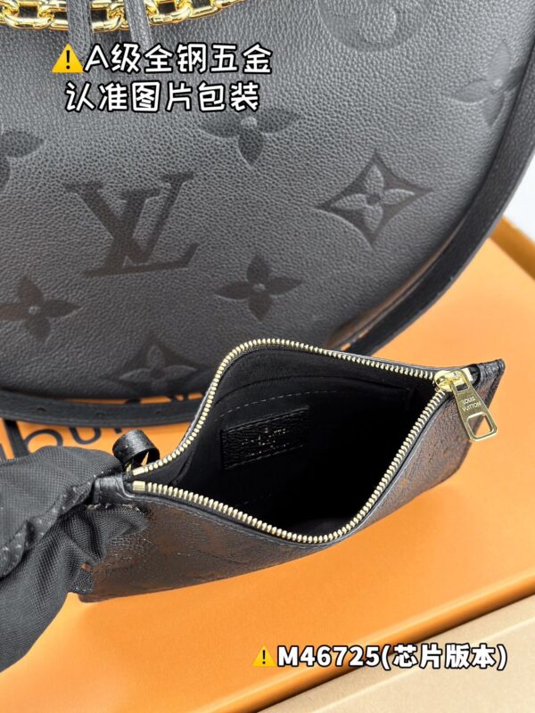 img_8677 LOOP HOBO M46725 Size 38x26x10 cm