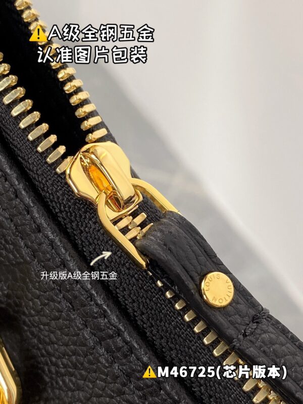 img_8679 LOOP HOBO M46725 Size 38x26x10 cm