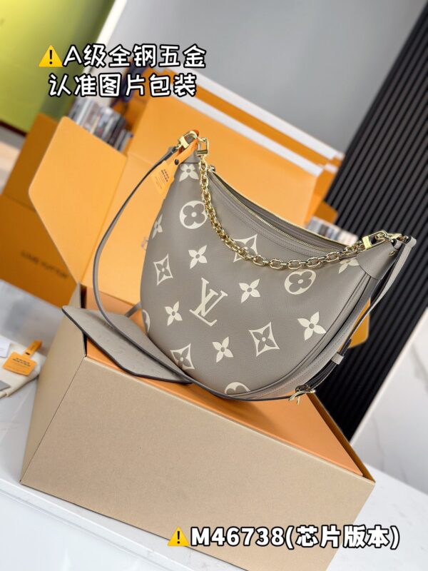 LOOP HOBO M46738 Size 38x26x10 cm