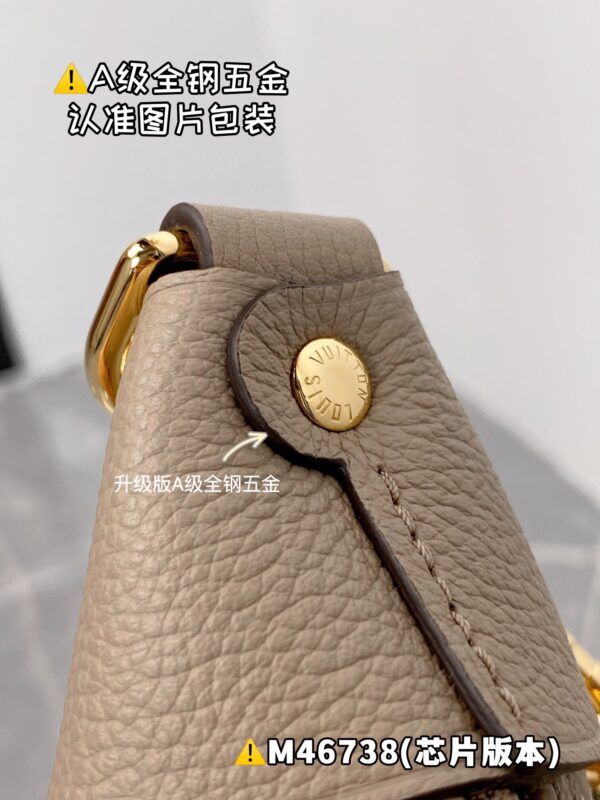 LOOP HOBO M46738 Size 38x26x10 cm