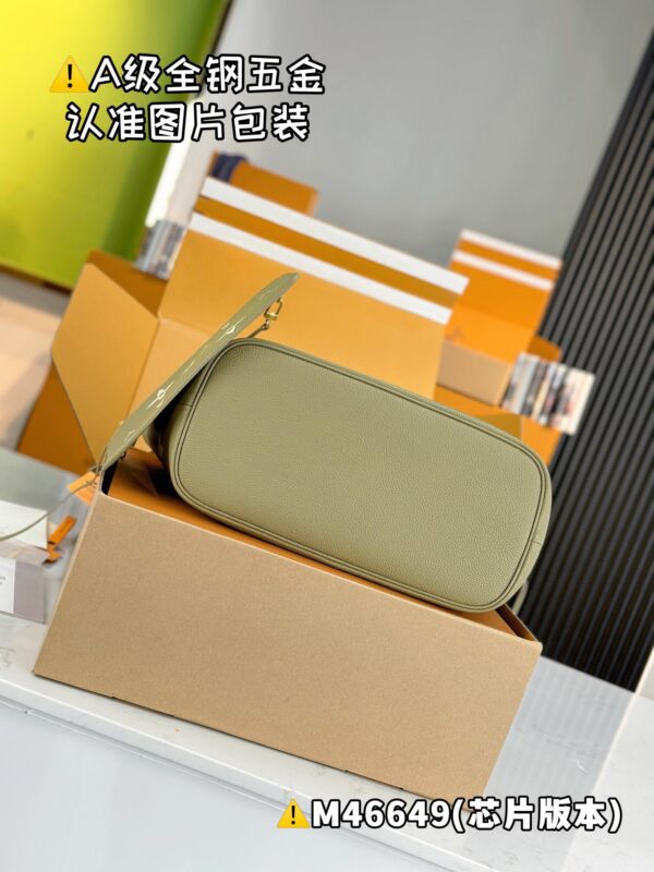 NEVERFULL Medium M46649 Size 31x28x14 cm