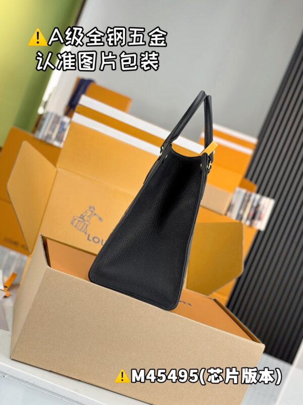 img_8798 ONTHEGO Medium M45495 Size 35x27x14 cm