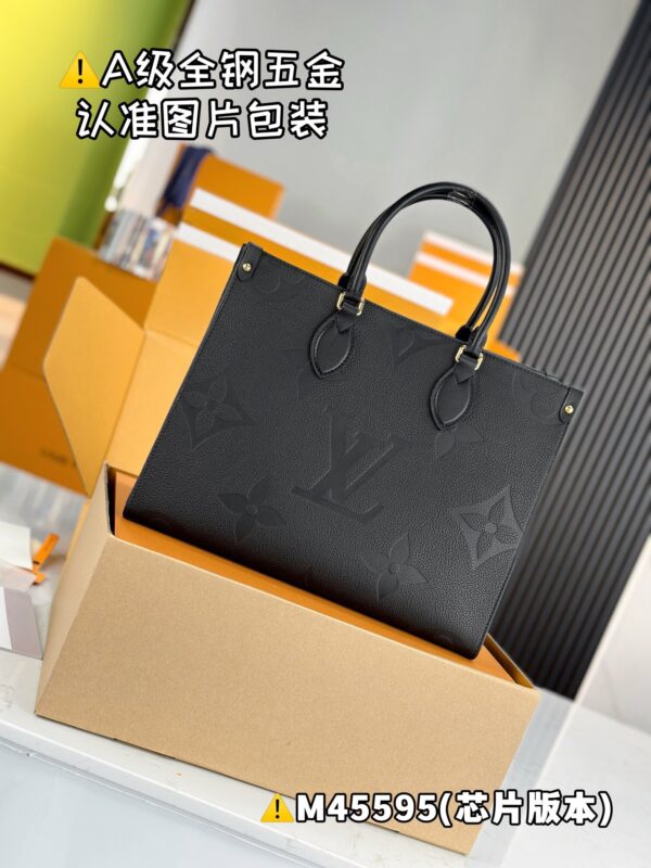 img_8851 ONTHEGO Medium M45595 Size 35x27x14 cm