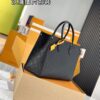 ONTHEGO Medium M45595 Size 35x27x14 cm